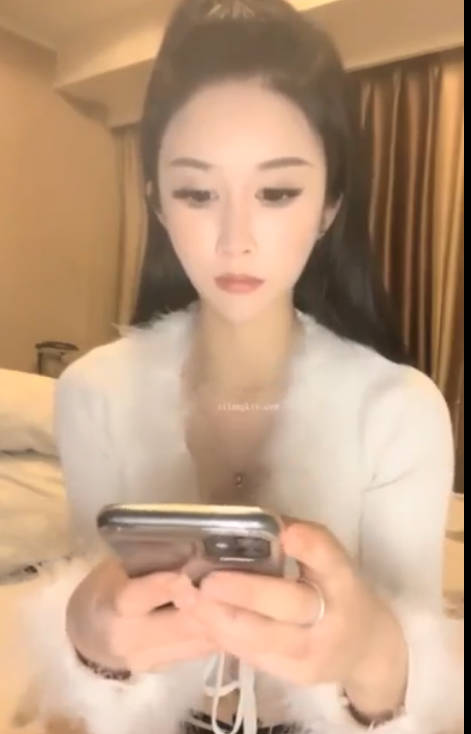 美女主播